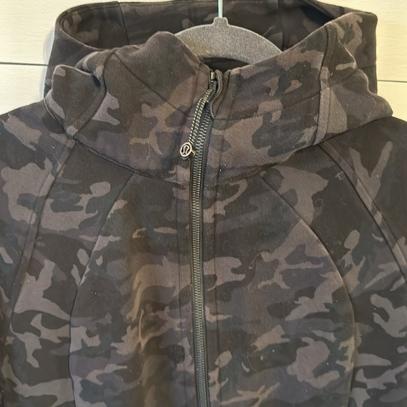 Lululemon Scuba Full Zip- camo 10 - Picture 5 of 9